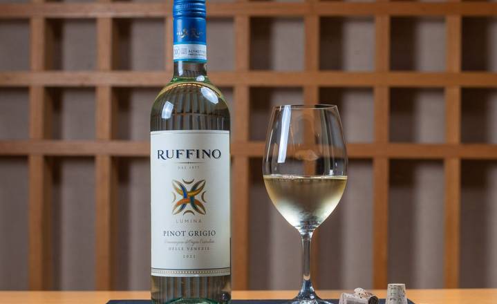 Ruffino Pinot Grigio, 750ml bottle white wine (12%25 ABV)