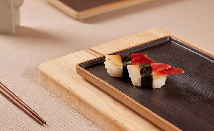 Surf Clam Sushi (2pcs)