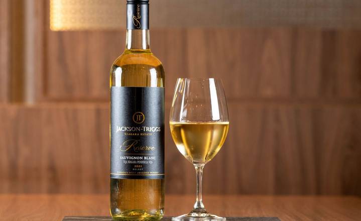 Jackson Triggs Sauvignon Blanc, 750ml bottle white wine (12.5%25 ABV)