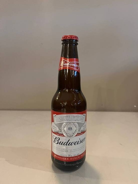 Budweiser, 341mL bottle beer (5.0%25 ABV)