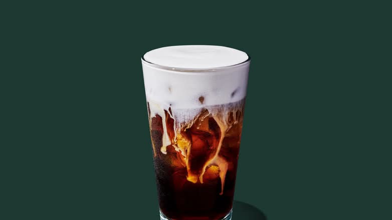 Café infusé à froid avec mousse froide à la vanille sans produits laitiers
