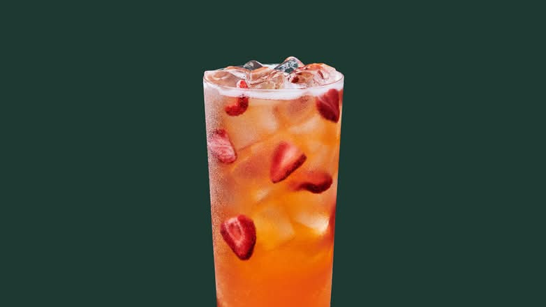 Boisson Refresher mangue et fraise avec limonade