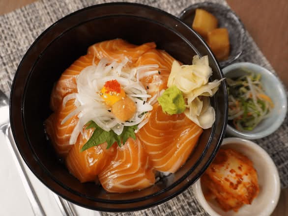 Soy Sause Marinated Salmon Don (연어장덮밥)