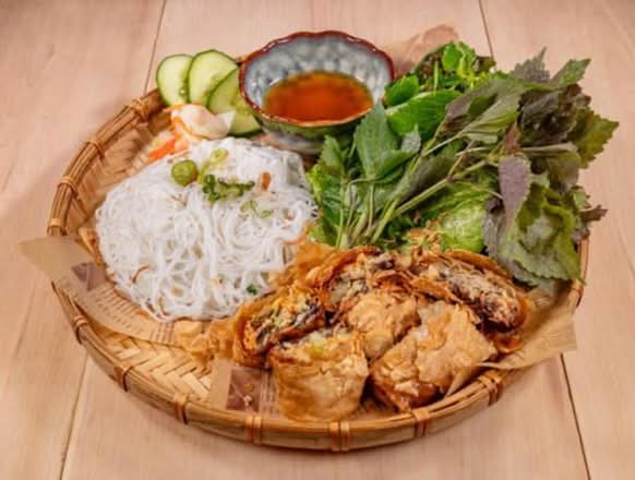 V2 Hai Phong-style Crab Spring Rolls Platter / Nem Cua Hai Phong