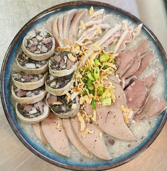 C2 Vietnamese Pork Blood Sausage Congee / Chao Long