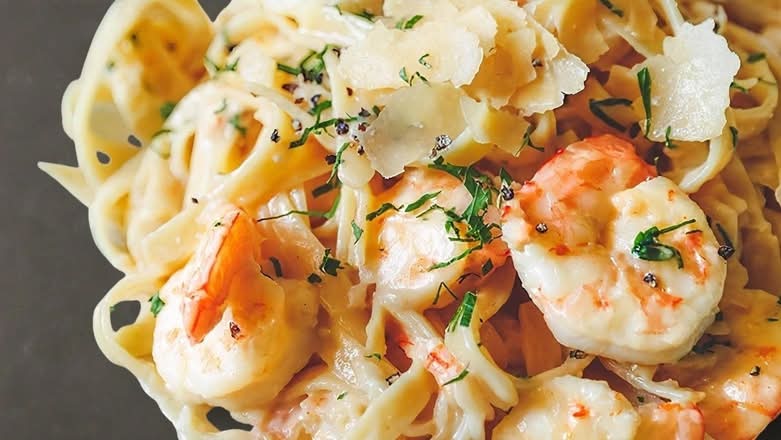 Garlic Prawns Fettuccine