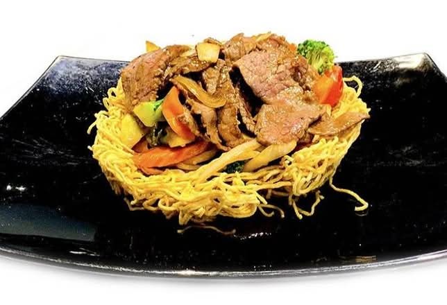 Mì Xào Giòn Bò