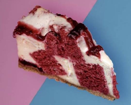 Raspberry Greek Yogurt Cheesecake