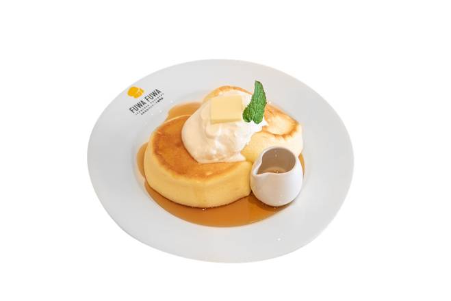 Souffle Pancake with Maple Syrup