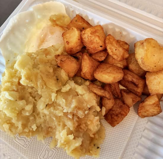 Oeuf avec viande Menu enfant