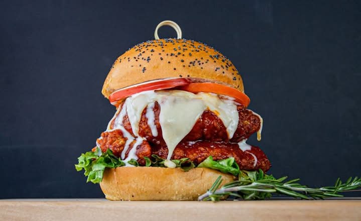 LE TOFU BUFFALO - THE BUFFALO TOFU BURGER