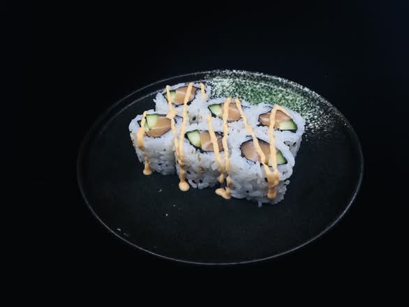55. Spicy Salmon/ Tuna Roll (6 Pcs)