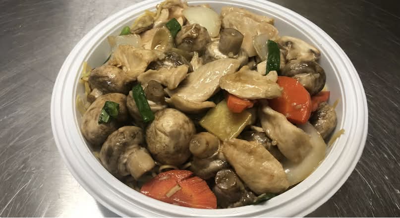 C6. Chicken & Mushroom Chow Mein