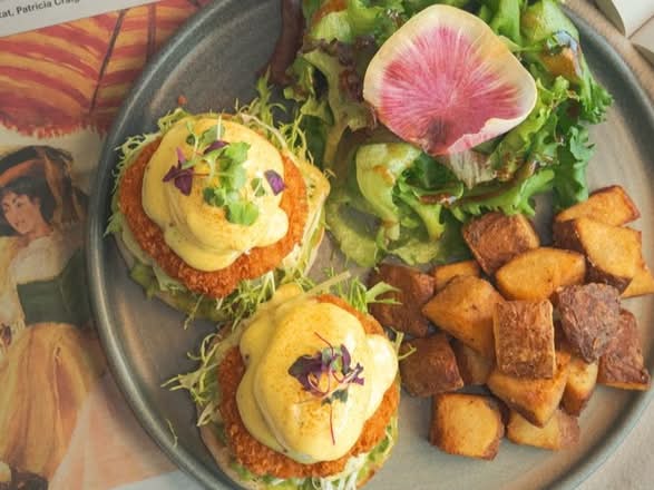 Shrimp Cake Eggs Benedict