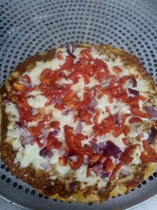 Large Butter chicken pizza