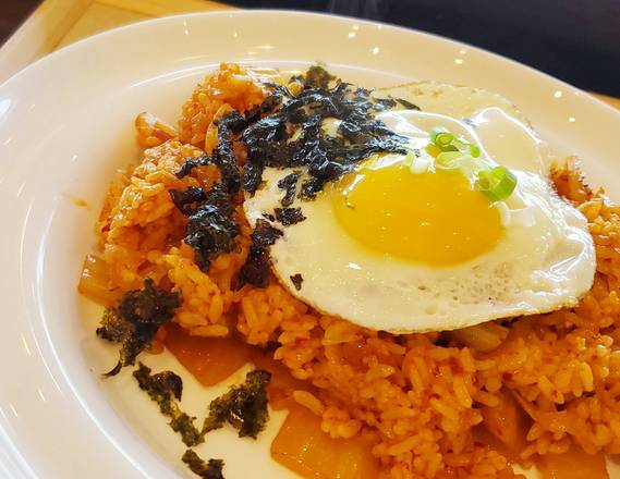 Kimchi Fried Rice 김치볶음밥