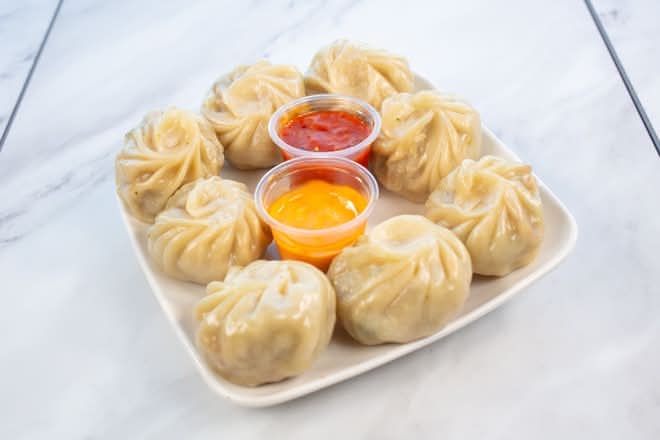 Momo 8 pc chilly GARLIC Sauce