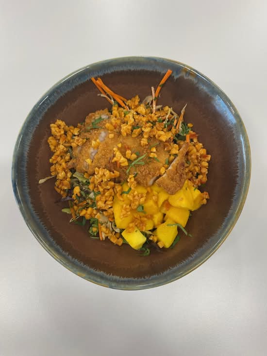 Spicy Mango Chilli Chicken Salad
