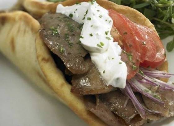 Gyros sur pita / Gyro on Pita