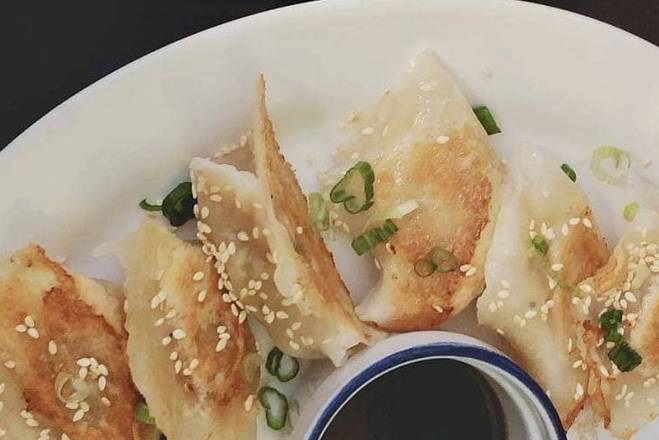 Pork Dumplings 6pcs ( Dumplings Heo 6 Cái)