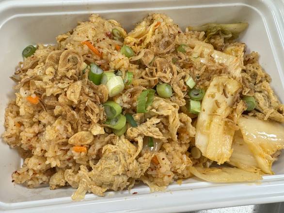 Kimchi Fried Rice with vegan chicken | cơm chiên Kimchi và gà chay