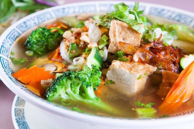 Fresh Veggie Tofu Noodle Soup. (Phở Rau Đậu )