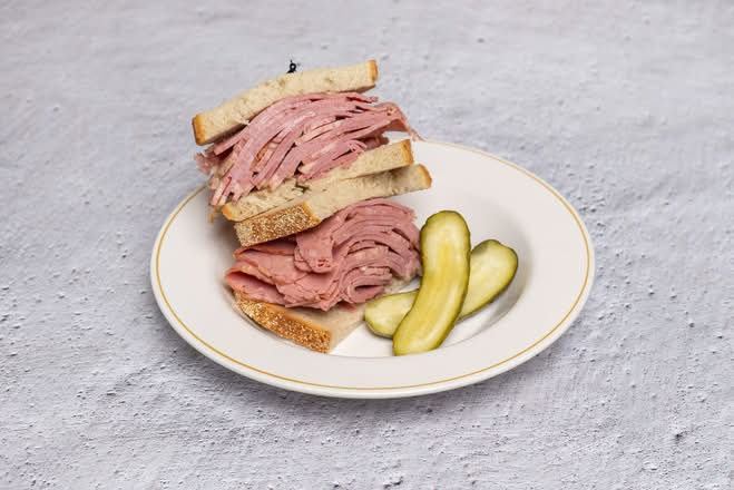 CORNED BEEF SANDWICH