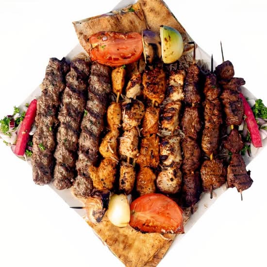 Le petit plateau des grillades mixtes (9 brochettes)