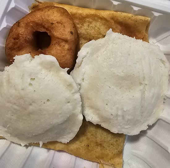 Mini Tiffin (2 Idli 1 Vada with 1 Mini Masala Dosa)