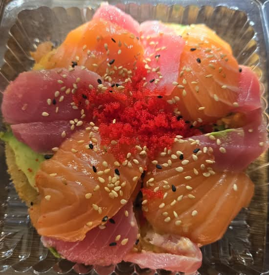 Pizza Sushi Deluxe / Deluxe Pizza Sushi