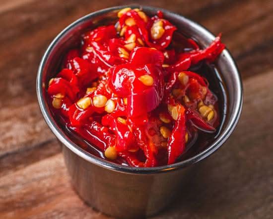 Piments Forts dans l'Huile / Hot Peppers in Oil