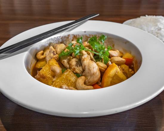 W6. Cashew Chicken