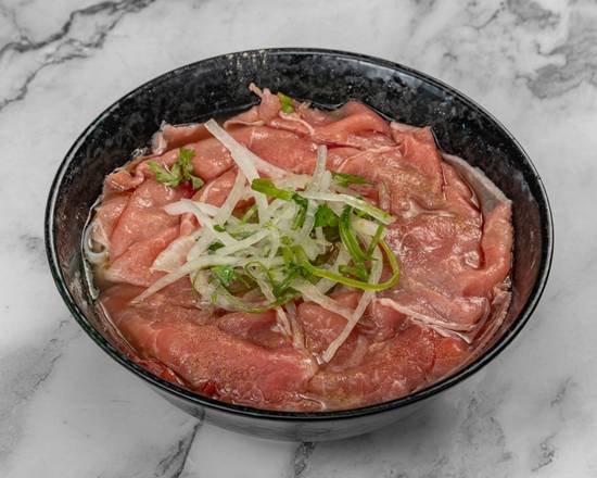 Pho Tai / Rare Beef Noodle Soup