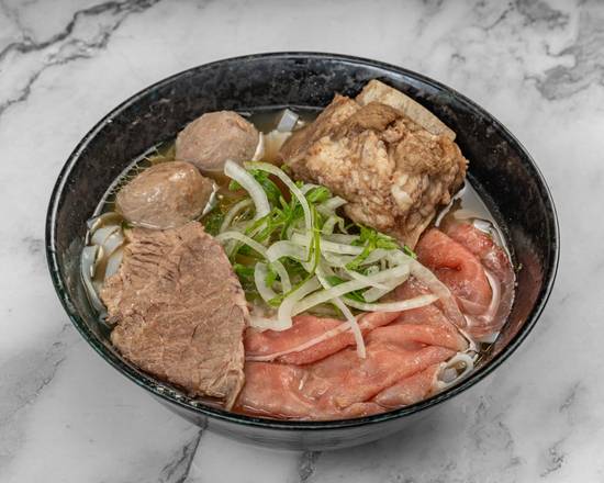 Phở Đặc Biệt / Special Beef Noodle Soup