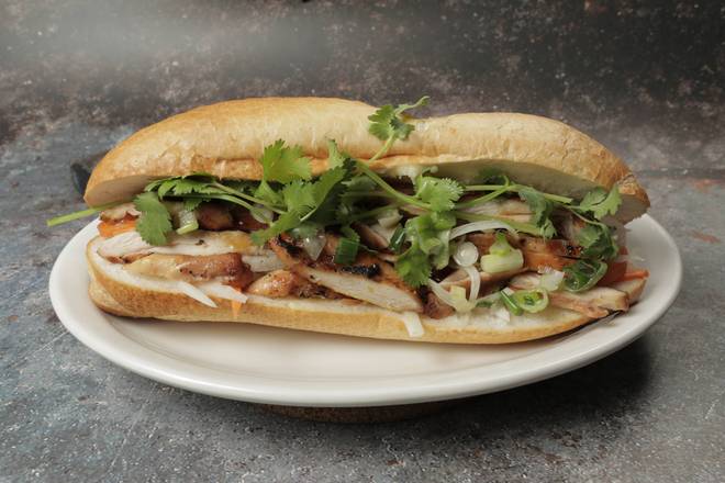 M2. Banh Mi au Poulet Grillés