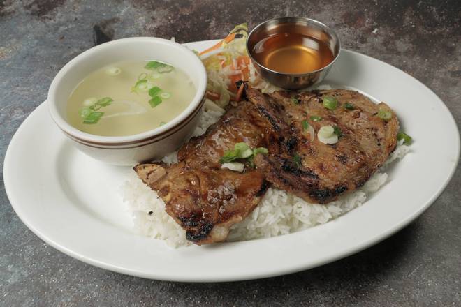 R12. Porc grillé / Cơm Sườn