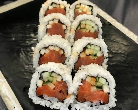 Spicy Wild Salmon Roll (8 pcs)