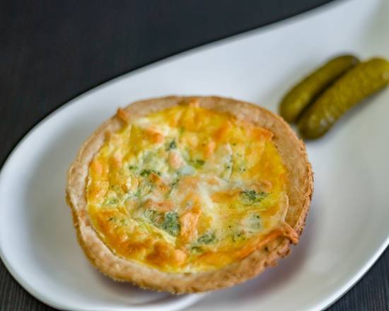 Broccoli and Cheddar Cheese Quiche (5 inch)
