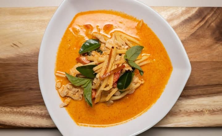 M. RED Curry with Bamboo Shoot with rice (แกงแดง)