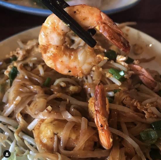 Pad Thai Shrimp (peanuts!)