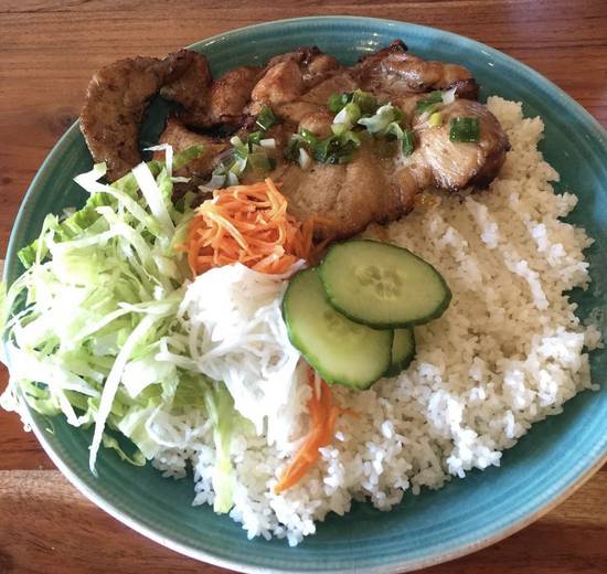 Special Small Viet Rice with Grilled Chicken
