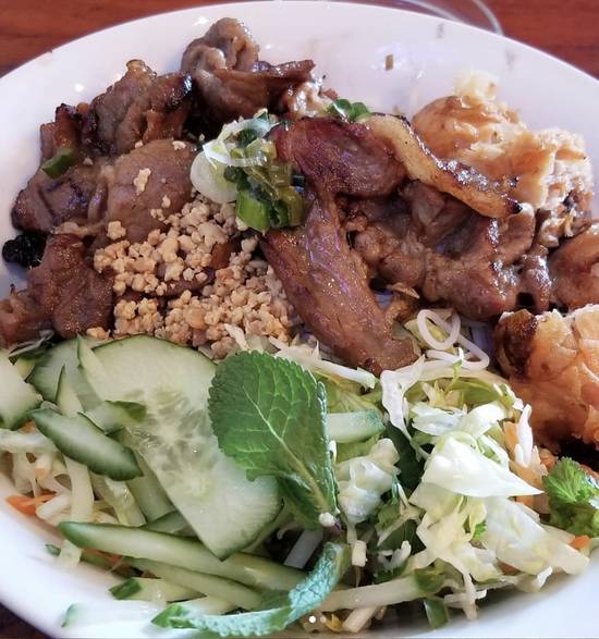 Grilled Pork and Spring Rolls on Vermicelli(peanuts!)
