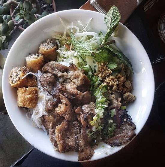 Grilled Beef and Spring Rolls on Vermicelli(peanuts!)