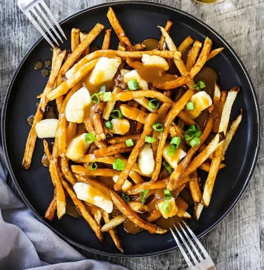 Poutine Classique / Classic Poutine