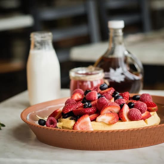 Crêpe, pancake, pain doré gaufre ou brioche dorée