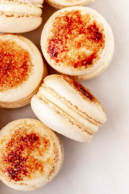 Crème Brûlée Macaron