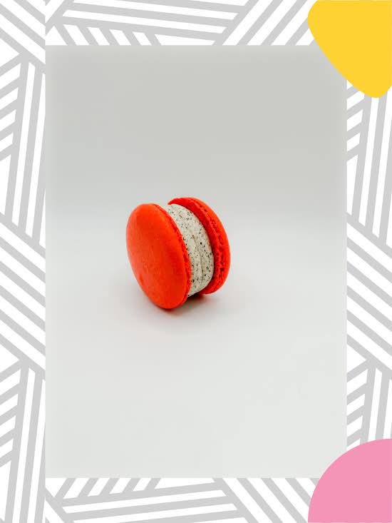 Cookies & Cream Macaron