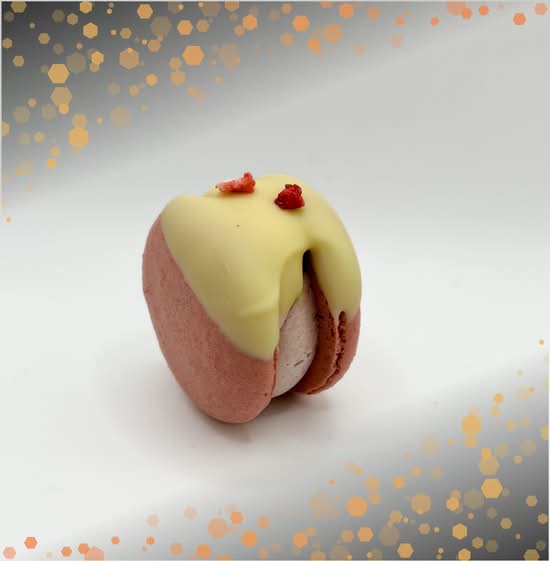 Strawberry Yogurt Macaron