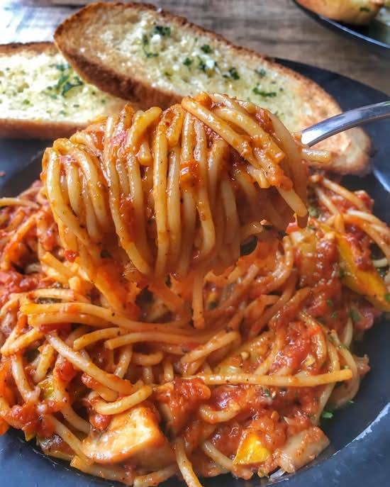 Spaghetti With Tomato Sauce