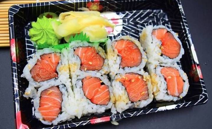 C5. Salmon Maki